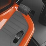 HUSQVARNA TC 242 T mit Schneeschild 120Plus & Gartentraktoren Anhänger 275 – Bild 14